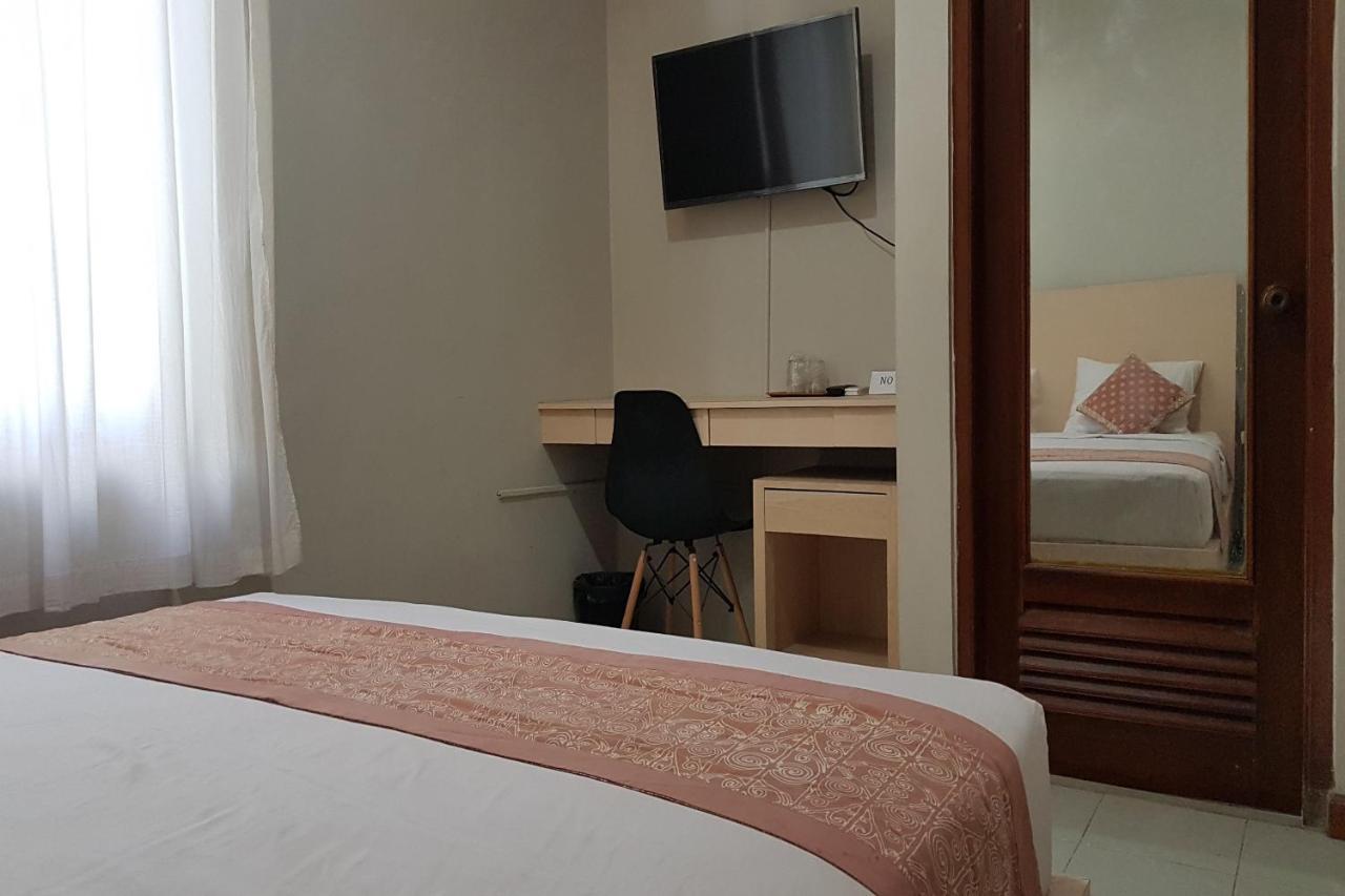 Oyo 3819 Hotel Winotosastro Yogyakarta Exterior photo