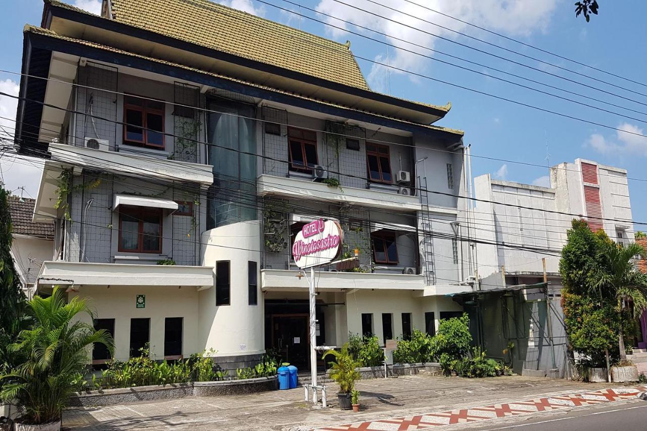 Oyo 3819 Hotel Winotosastro Yogyakarta Exterior photo